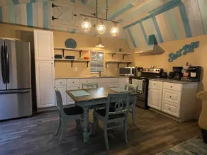 ADORABLE COTTAGE ON A FARM - Image 4