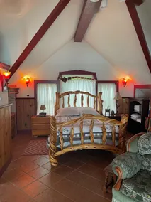 The Carriage House at Dragons Cove - Image 2