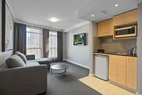KOZYGURU | Sydney CBD | Lovely 2 Bedroom APT with Amazing City View - Image 3
