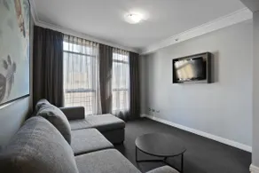 KOZYGURU | Sydney CBD | Lovely 2 Bedroom APT with Amazing City View - Image 5