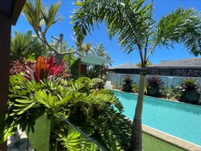 Broadbeach Bungalow - Heated Pool - Sleeps 7 - Image 5