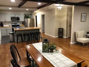 Cozy cottage with pool, walking distance to lake - Image 5