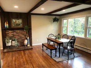 Cozy cottage with pool, walking distance to lake - Image 2