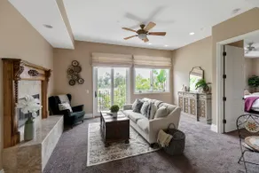 Adorable 1 bedroom with cozy fireplace and balcony - Image 2