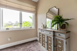Adorable 1 bedroom with cozy fireplace and balcony - Image 4