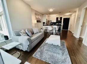 1 Bd & Den Down Town, Parking, Gym, Pool, Skytrain - Image 5
