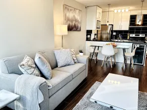 1 Bd & Den Down Town, Parking, Gym, Pool, Skytrain - Image 3