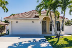 Large 3bdr Naples Park Home with everything. - Image 2