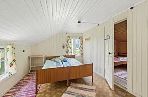 Old charming house in beautiful surroundings - Image 4