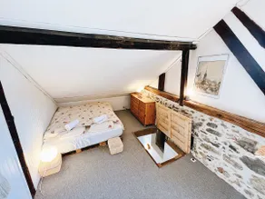 Loft in heart of Annecy with balcony over river - Image 4
