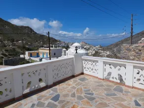 Traditional house with unlimited views! - Image 3
