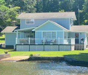 Anchors Away- Enjoy our 3bedroom/3bath home on the lake! - Image 2