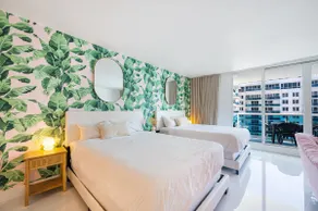 Chic Luxury Ocean View in 5 Star Resort w/ Balcony - Image 5