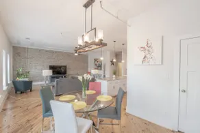 Downtown Main St Loft 137 - Walk to Expo Center ! - Image 3