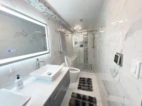 Luxury Private Suite w/ Yard | 25 min to DIA - Image 4
