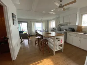 Cute BeachHouse with a Personal Beach/Fire Pit/BBQ - Image 4