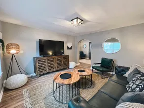 The Juniper Private 3BR Near Brady Street - Image 2