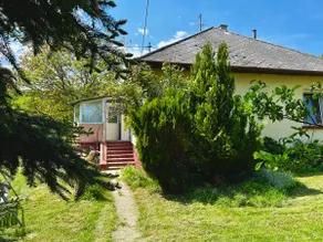 Wonderful cottage with private garden in Balatonfűzfő - Image 3