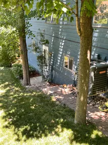 Cozy 2 bed place with outdoor oasis. - Image 3
