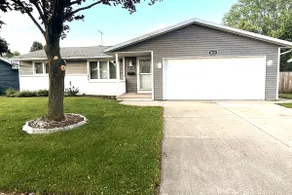 Cozy Home .5 miles from Lambeau Field - Image 2