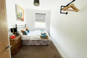 Executive apartments, nr city centre with private parking - Image 4
