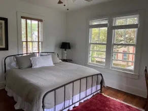Historic 3 bedroom home near downtown - Image 4