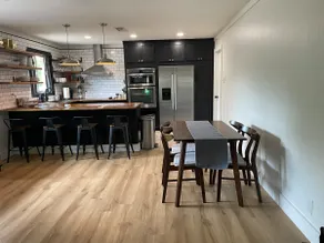 Entire home in quiet neighborhood - Image 4