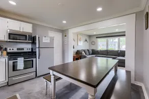 Hamilton!5 Bdrm welcoming home in heart of Omaha - Image 2