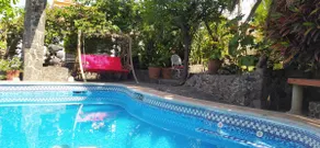 YEYE cottage full of life with heated pool. - Image 5