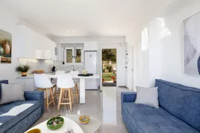 Seafront apartment, 40m from the beach! - Image 3