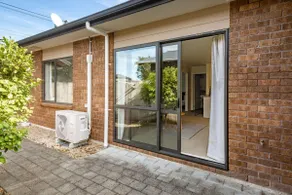 2 Bedroom house in Hamilton Central - Image 3
