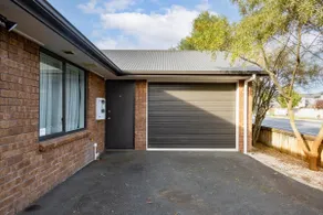 2 Bedroom house in Hamilton Central - Image 2