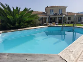 Smuk villa med pool og have - Image 3