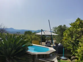 Smuk villa med pool og have - Image 2