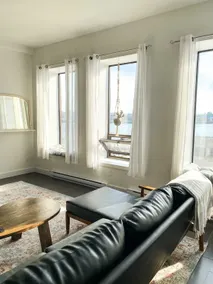 Centrally Located Suite w/ View of the Harbour - Image 2