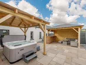 Westertonhill Lodge 2 with Hot Tub for hire - Image 2
