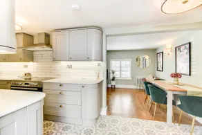Beautiful 2 Bedroom Cottage with Private Courtyard in Arundel Centre - Image 2