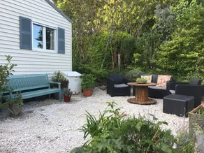 Secret chalet hidden in a beautiful Breton garden - Image 2
