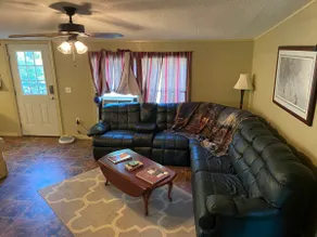 3-Bedroom Cabin on Maddox Bay - Image 3