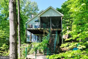 Stepping Stone Cove :: Lakefront w/ Dock, Fireplaces & Hot Tub - Image 2