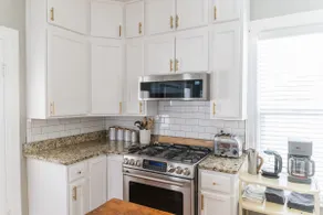 Artsy downtown 3 bedroom home close to trails - Image 3