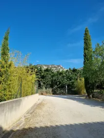 Air-conditioned vacation rental at the foot of the Luberon with a pool and private garden - Image 2
