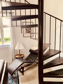 Exclusive main house on renovated farm - Image 2