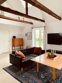 Exclusive main house on renovated farm - Image 3