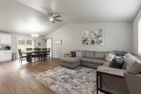 Holly Has It All!One level,sleeps 11,Winery Close! - Image 2