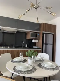 Sky view luxury Condo 2BR close to restaurants - Image 3
