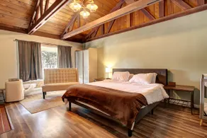 •Rustic Home • Acreage • Hot tub • Events Welcome - Image 2