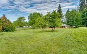 •Rustic Home • Acreage • Hot tub • Events Welcome - Image 3
