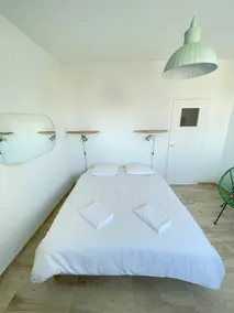 Beachfront apartment - Image 3