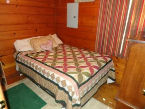 Fran's Lil cabin #2 on the lake front! - Image 5